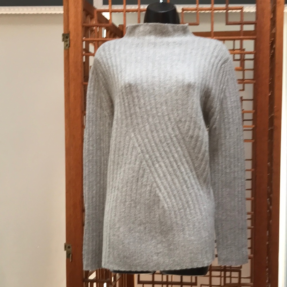 NWOT-never worn Express gray sweater. Size L. Wool, nylon, rayon and angora.